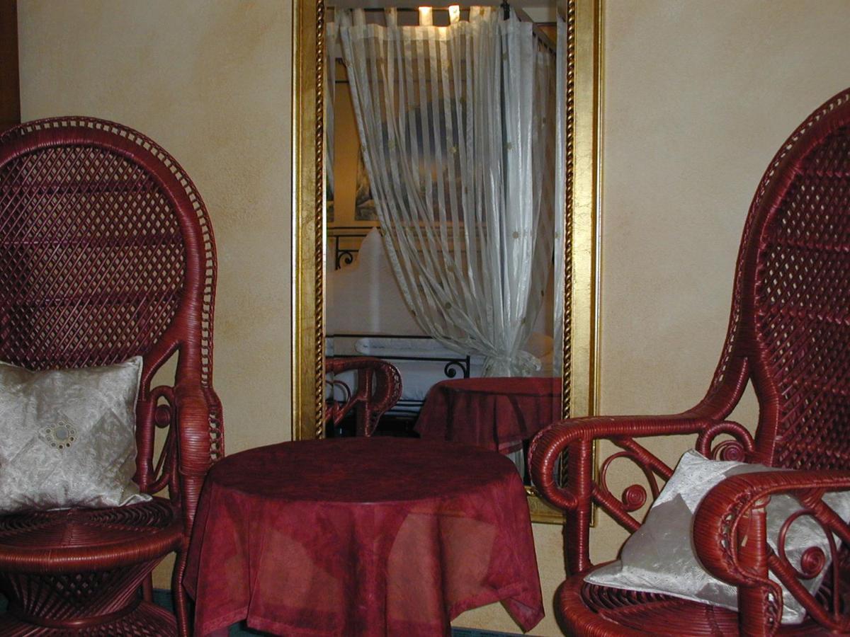 Gasthaus Storchen Hellas ハスラッハ・イム・キンツィクタール 部屋 写真