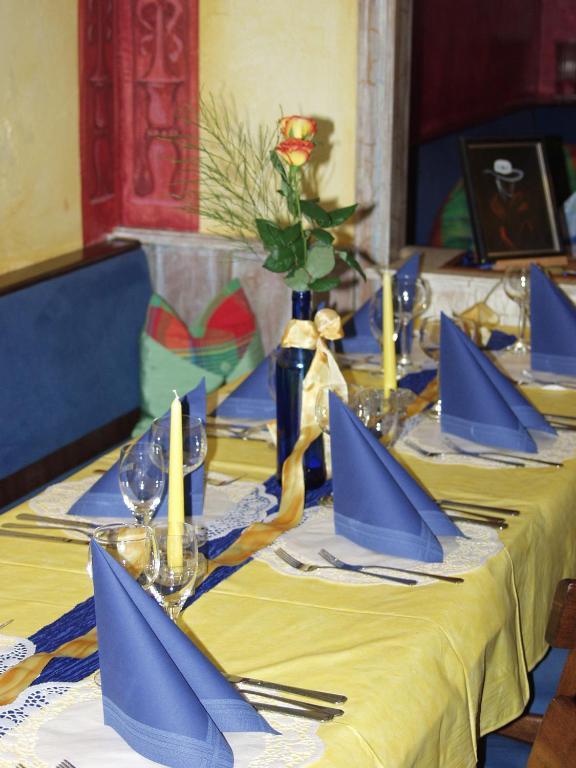 Gasthaus Storchen Hellas ハスラッハ・イム・キンツィクタール エクステリア 写真