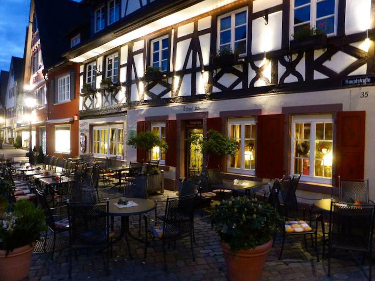 Gasthaus Storchen Hellas ハスラッハ・イム・キンツィクタール エクステリア 写真