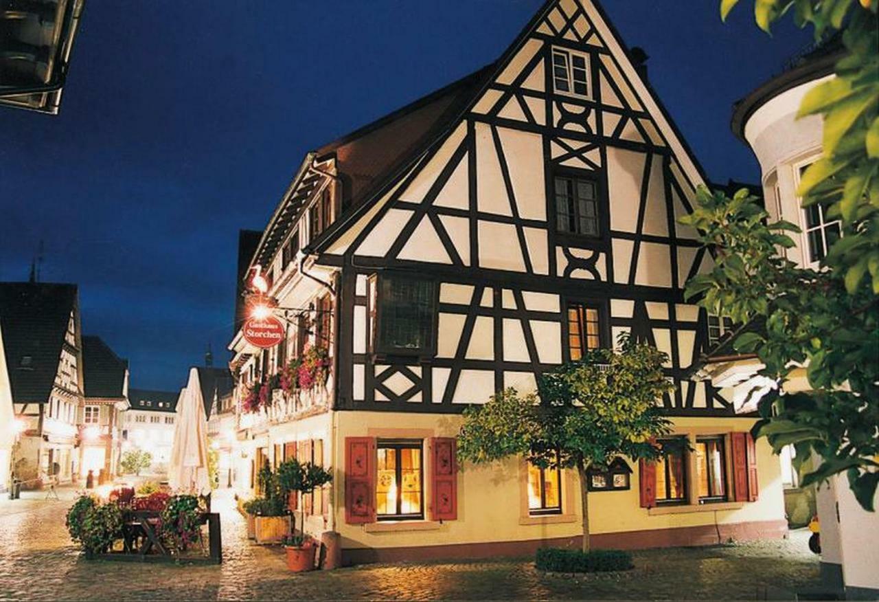 Gasthaus Storchen Hellas ハスラッハ・イム・キンツィクタール エクステリア 写真